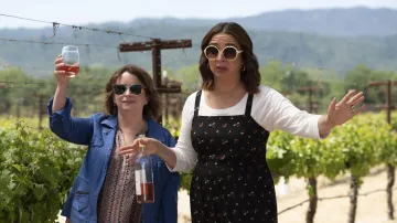 Madewell Flower Toss Smocked Crop Jumpsuit worn by Naomi (Maya Rudolph) in Wine Country
