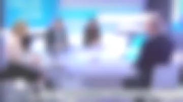 Vestido de polvo y trampantojo negro de Caroline Roux en C dans l'air el 20.05.2019