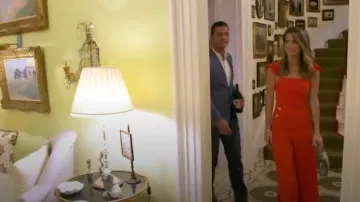 Alice + Olivia Florinda crepe pantalones de pierna ancha usados por Naomie Olindo en Southern Charm (S06E01)