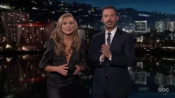 Magda Butrym Wels Puff Sleeve Fringed Dress usado por Hannah Brown en Jimmy Kimmel Live 20 de mayo de 2019