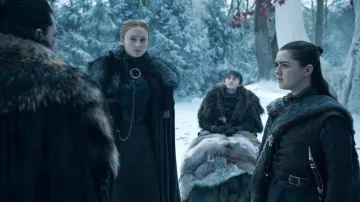 La réplique du costume de Arya Stark (Maisie Williams) dans Game of Thrones (S08E04)