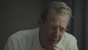 Eyeglasses worn by Dr. Wallace Fiennes (Jeff Goldblum) as seen in The Mountain