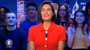La robe rouge portée par  Alessandra Sublet dans C'est Canteloup