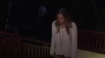 Douce Joie Cyrena Chandail à Capuchon porté par JoJo Fletcher dans La Bachelorette (S12E11)