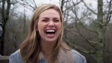 Montre-Moi Ta Mumu Femmes Durado Veste en jean porté par Hannah Brown dans La Bachelorette (S15E01)