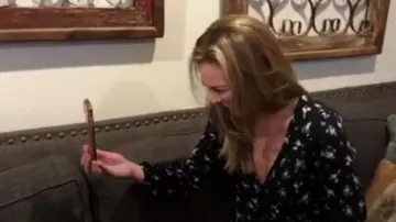 Forever 21 Floral Blouse Top porté par Hannah Brown dans La Bachelorette (S15E01)