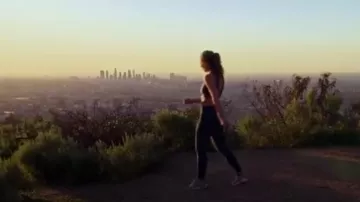 Adidas NMD R1 Rose Camo porté par Hannah Brown dans La Bachelorette (S15E01)