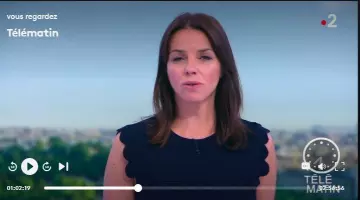 The right dress, short, blue, navy blue, Sophie The Saint in Télématin the 23.05.2019