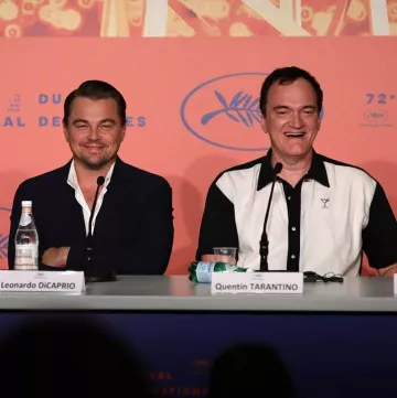 The black shirt and white worn by Quentin Tarantino at the Cannes film Festival 2019