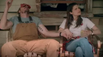 J. Crew La Big Apple T-shirt porté par Rio (Lake Bell) dans Bénisse Ce Gâchis (S01E06)