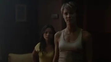 The white tank top worn by Grace (Mackenzie Davis) in the Terminator : Dark Fate