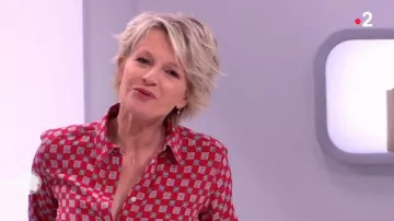 La camisa de manga larga de seda de Sophie Davant en el programa C'est au del 16/05/2019