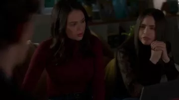 Equipment  Sid Top worn by Ava Jalali (Sofia Carson) in Pretty Little Liars: The Perfectionists (S01E10)