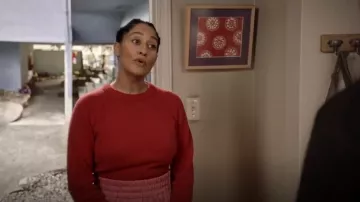 Helmut Lang en Cachemire Culture Chandail porté par arc-en-ciel Johnson (Tracee Ellis Ross) black-ish (S05E23)