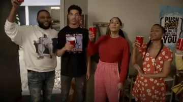 R13 Hommes Notorious B. I. G. Graphic Hoodie, portés par Andre "Dre' Johnson (Anthony Anderson) black-ish (S05E23)