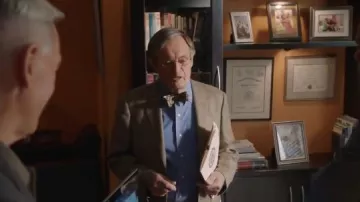 Bow Tie Club Jasper Bow Tie usado por Donald Mallard (David McCallum) en NCIS (S16E24)