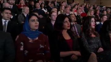 Vince Camuto Drapé Devant Blazer porté par Alex Parrish (Priyanka Chopra) à Quantico (S01E22)