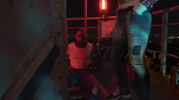 Le jean DSqua­red2 porté par N.O.S. dans le clip Au DD de PNL