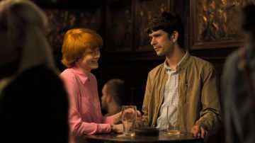 The bomber jacket beige from Chris (Ben Whishaw) in Little Joe