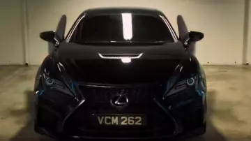 La voiture Lexus RC F dans Men in Black : International