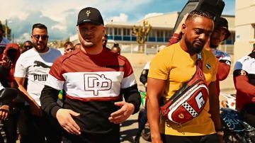 The bag banana Puma x Ferrari driven by Alonzo in her video clip On The Motorcycle feat. JUL