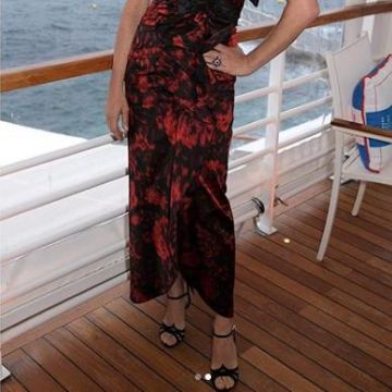 Sandalias de Chloë Sevigny con correas negras en el Festival de Cannes 2019