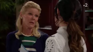 Le collier de perles porté par Brooke Logan (Katherine Kelly Lang) dans Amour, Gloire & Beauté - Episode 7882