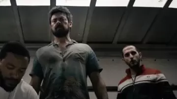 The sweatshirt zipped red white blue Frenchie (Tomer Capon) in The Boys (Season 1)
