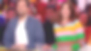 The sweater multicolor Julia Molkhou in Bons baisers d'europe 25.05.2019