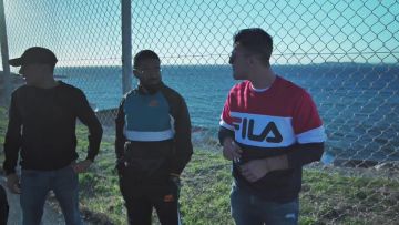 Le sweatshirt Fila porté par Paolo dans son clip 13 D'or