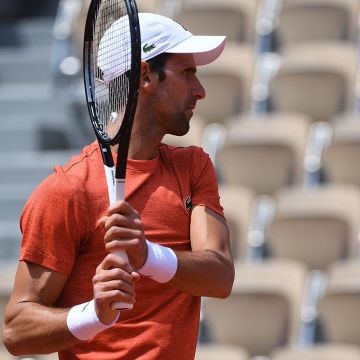 The cap Lacoste Sport x Novak Djokovic worn by Novak Djokovic during Roland Garros 2019