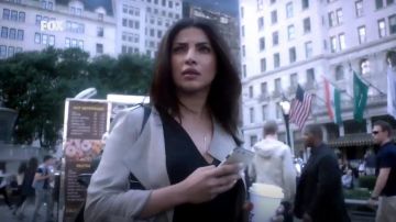 Babaton Quincey Veste portée par Alex Parrish (Priyanka Chopra) à Quantico (S02E01)