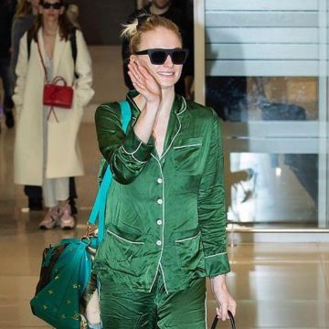 Camisa de seda verde usada por Sophie Turner en el aeropuerto de Incheon en Corea del Sur 26 de mayo de 2019