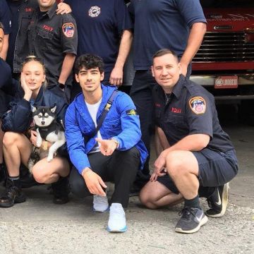 Stone Island Long blue sleeve hooded worn by Joe Jonas on his Instagram account @joejonas