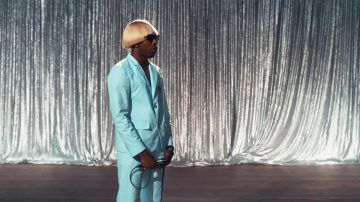 Jacket blazer suit sky blue worn by Tyler, The Creator in his clip Eearfquake