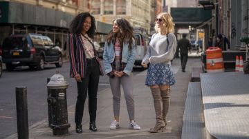 Botas De Stuart Weitzman over-the-knee usadas por Blair (Brittany Snow) en Someone Great