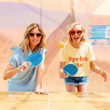 Sunglasses pink worn by Kayla Ewell for a Photoshoot on the account Instagram @candicekayla