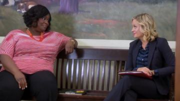 Steven Alan Silk Boyfriend Shirt in Cobalt Multi worn by Leslie Knope (Amy Poehler) in Parks and Recreation (S06E05)