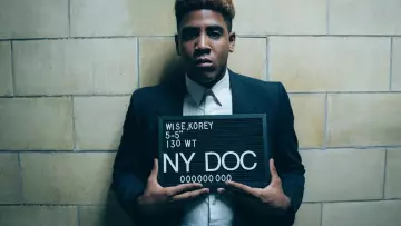 White shirt worn by Korey Wise (Jharrel Jerome) as seen in When They See Us (S01)