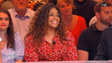 The Dress skater red floral print and ruffles of Ludivine Rétory in It is that of the tv !