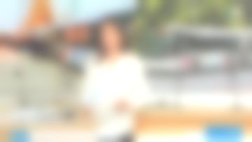 The white Blouse of Carla carrasqueira in the 12/13 Paris Ile De France 19/05/2019