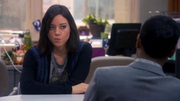 Patterson J Kincaid Classic Crew Owl Graphic Tee worn by April Ludgate (Aubrey Plaza) in Parks and Recreation (S06E16)