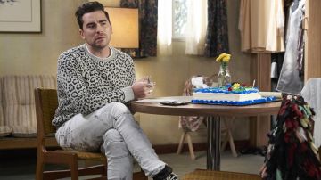 Saint Laurent Leopard-Print Crewneck Sweatshirt worn by David Rose (Dan Levy) in Schitt's Creek (S04E01)