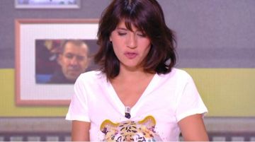 Camiseta estampada y bordada tiger de Estelle Denis en L'Équipe d'Estelle el 30.05.2019