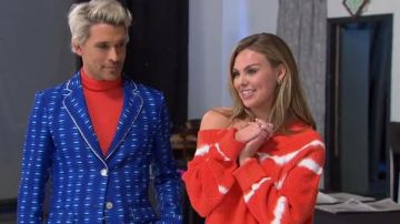 MSGM Tie-Dye Hors de l'Épaule en Tricot Chandail porté par Hannah Brown dans La Bachelorette (S15E03)