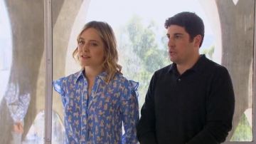 Alice + Olivia Zimmer de Soie à Volants Manches Chemisier porté par Jenny Mollen dans La Bachelorette (S15E03)