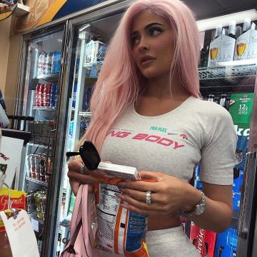 Hermes Birkin Bag in pink worn by Kylie Jenner on her Instagram account @kyliejenner