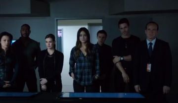 Alice + Olivia Piper Button Down Shirt porté par Daisy 'Skye' Johnson (Chloe Bennet) dans Marvel Agents of S. H. I. E. L. D. (S01E19)