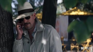 White Felt Fedora Hat worn by Nick Spitz (Adam Sandler) in Murder Mystery