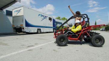 Le jogging Brooklyn Cloth porté par Lorenzo dans son clip Champagne & Pétou feat. Charles Vicomte